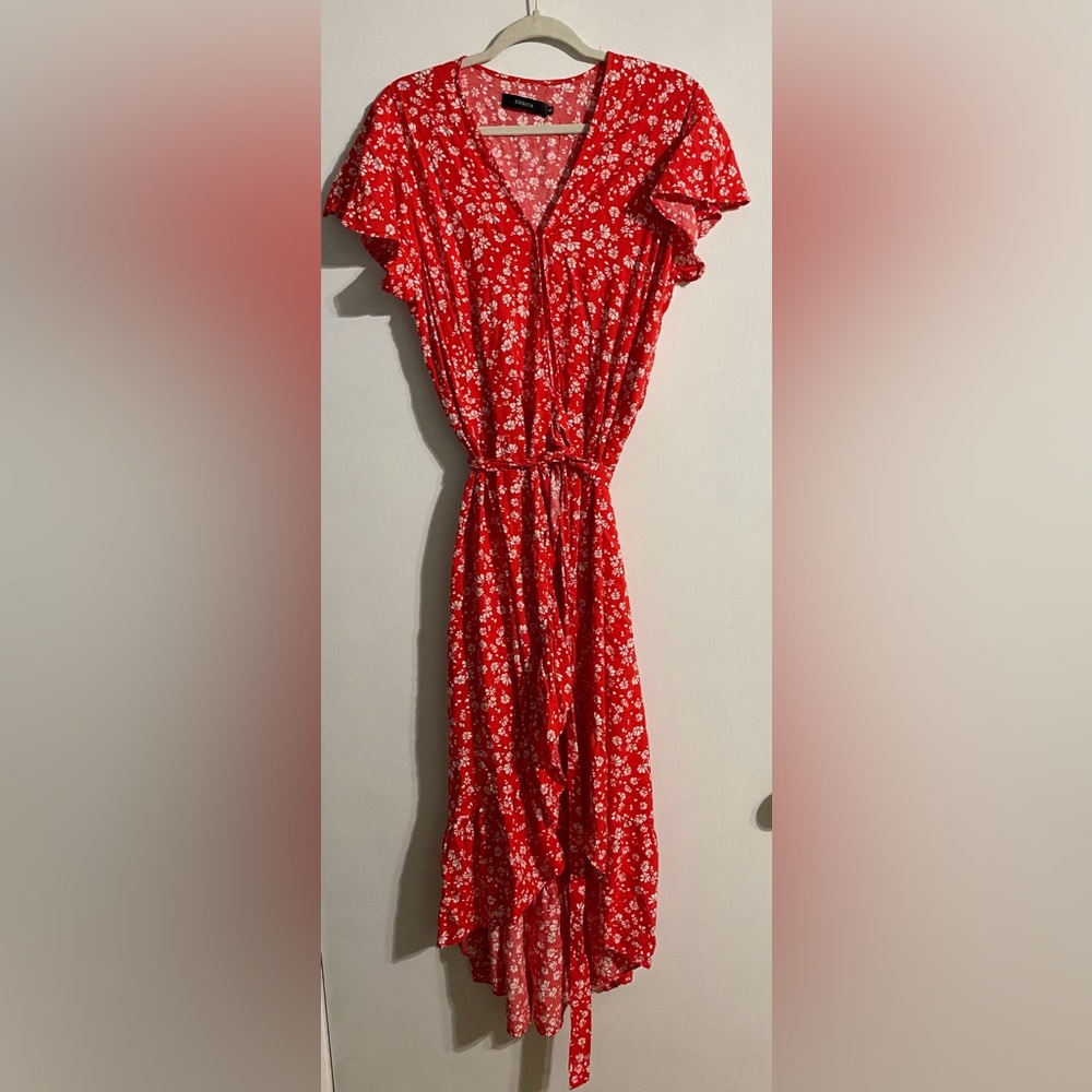 Red Floral V-neck Wrap Dress, Ruffle Sleeves Size: Large Brand: Zesica
